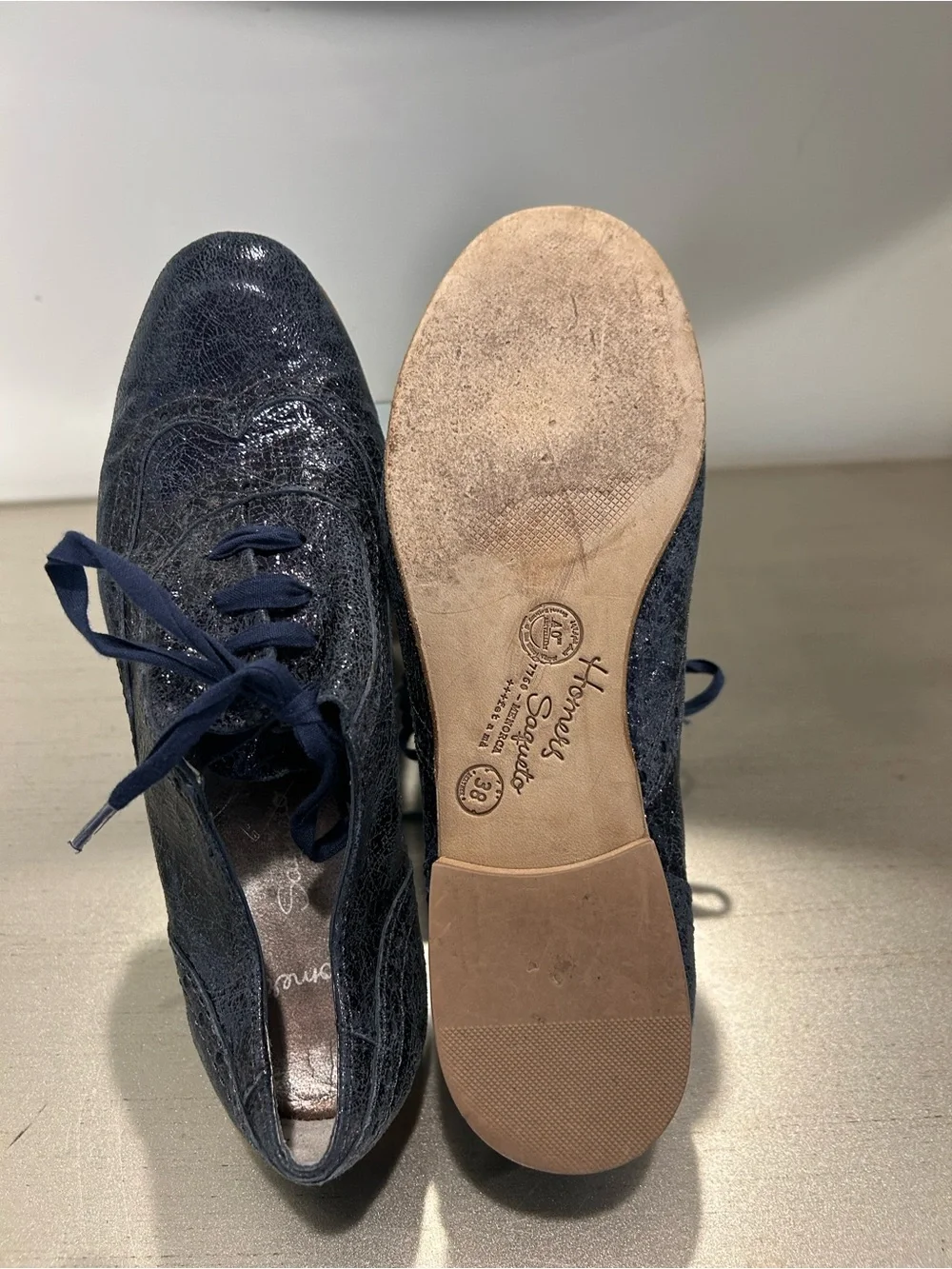 Homers women 's Textured Lace-Up Derby Shoes in Deep Navy